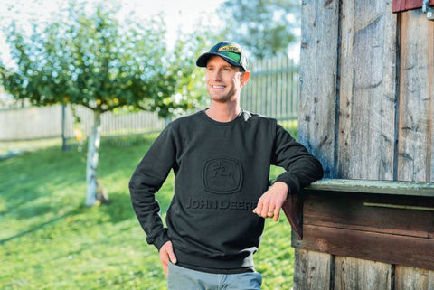 Sweater zwart met relief logo
