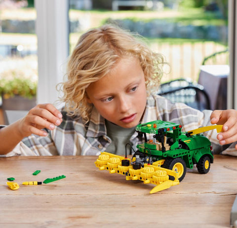 LEGO® Technic John Deere 9700 Voederhakselaar